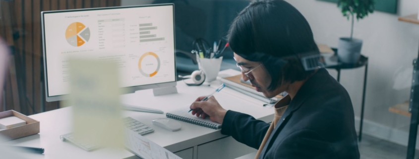 Business analytics desk