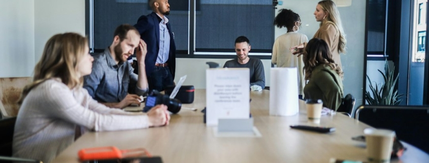 Consulting team meeting on AI business model